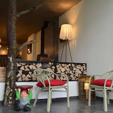 Chez Leonce Nocleg ze śniadaniem 4*